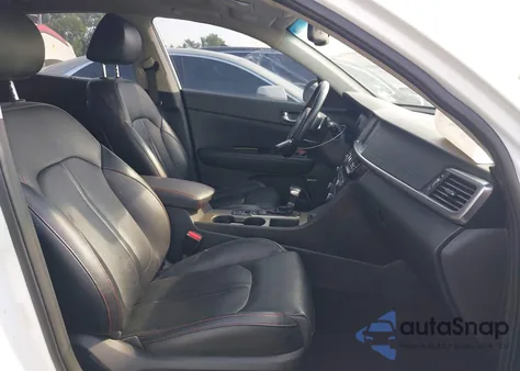 2016 Kia Optima Sx Turbo z USA, uszkodzony, nr VIN 5XXGW4L28GG077953